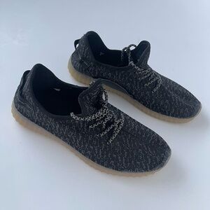 Speckled black and white sneakers size 40 like new